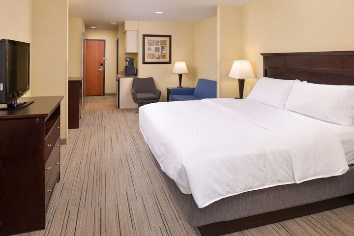 Room 34 of 48
