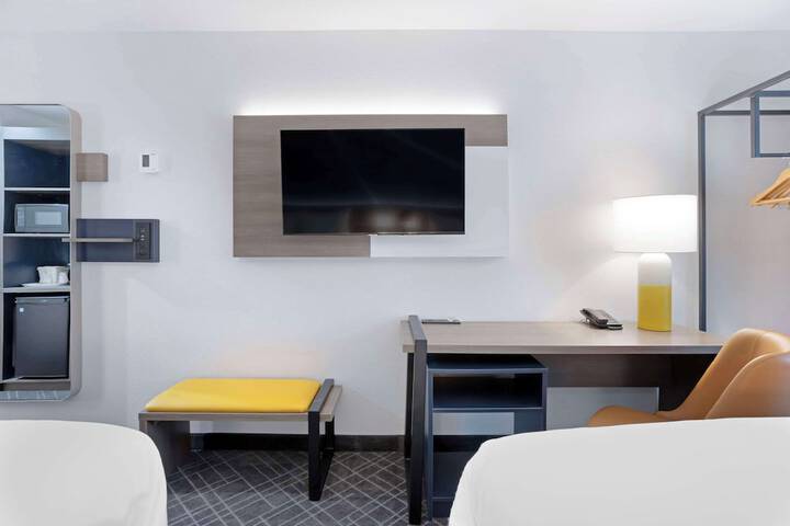 Room 15 of 53