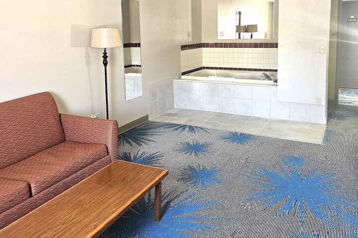 Room 10 of 60