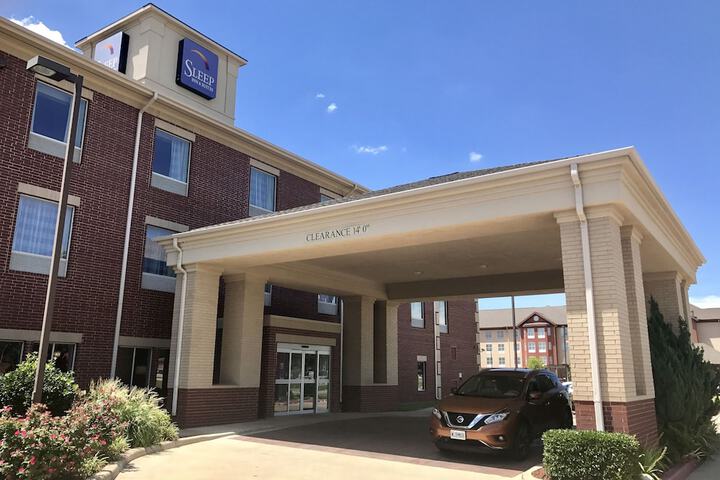 Hotel 2 of 57