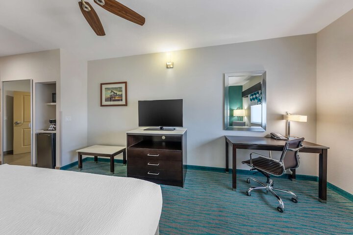 Room 34 of 41