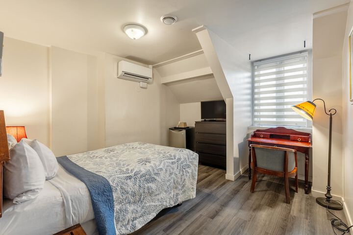 Room 12 of 40