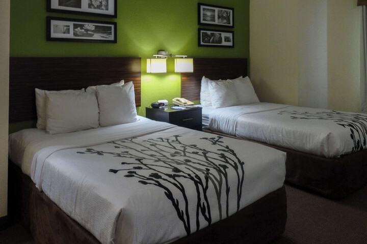 Room 6 of 13