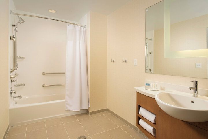 Room 14 of 27