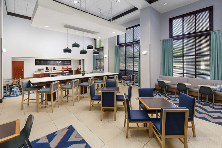 Hampton Inn & Suites West Sacramento