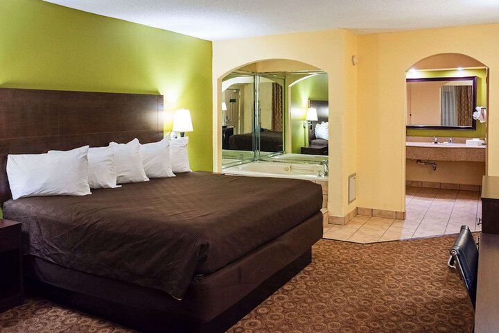 Room 11 of 22