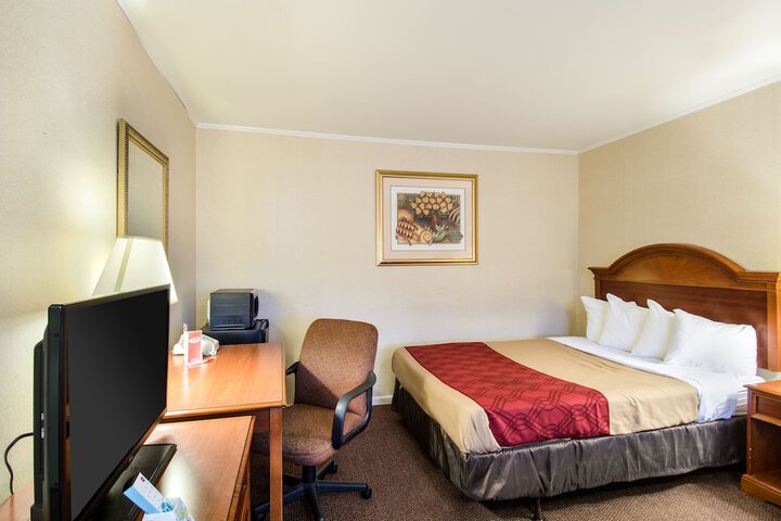 Room 13 of 30