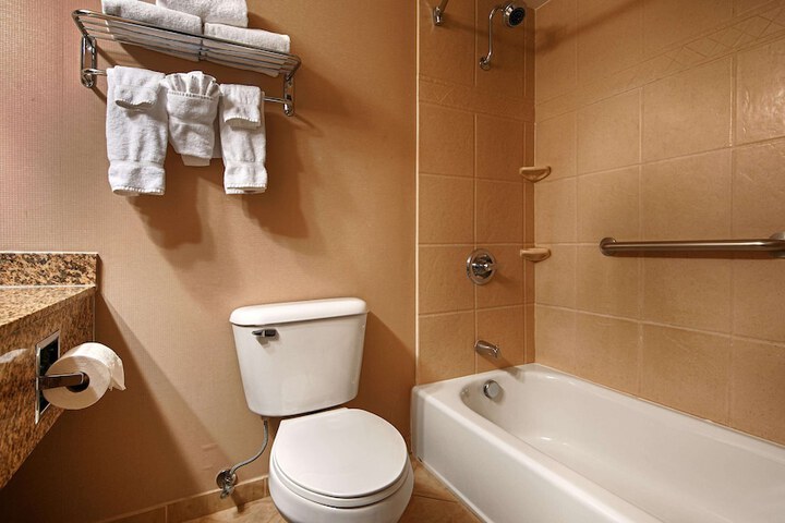 Room 9 of 37