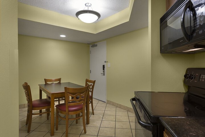 Room 48 of 62