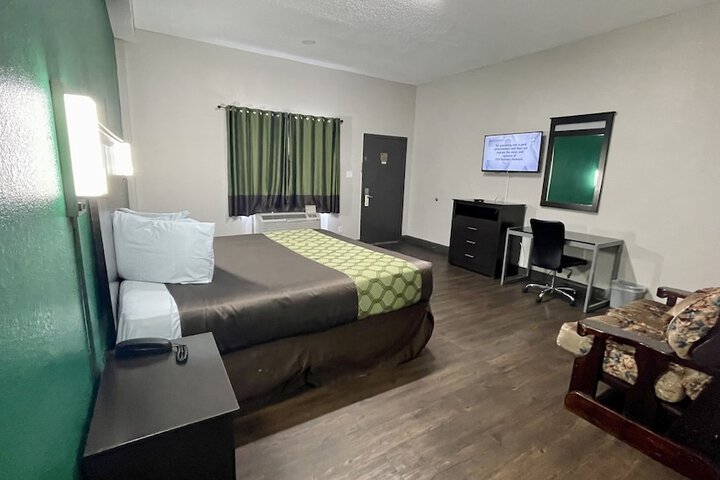 Room 28 of 34