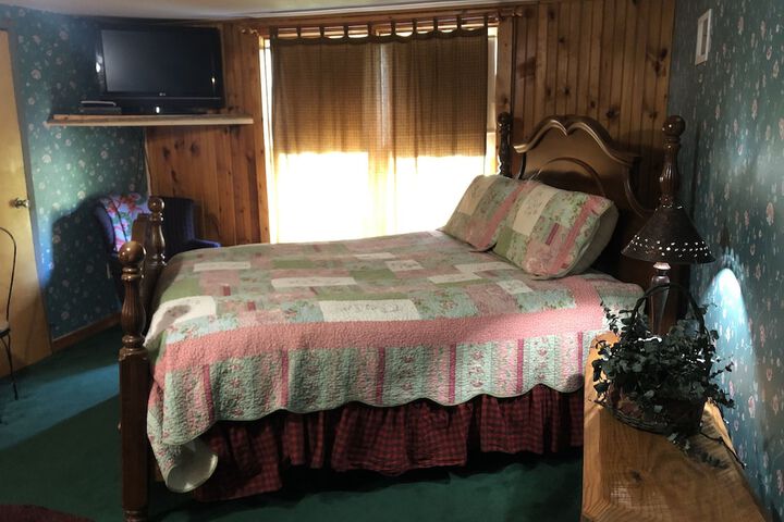 Room 32 of 40