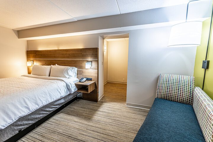 Room 40 of 63