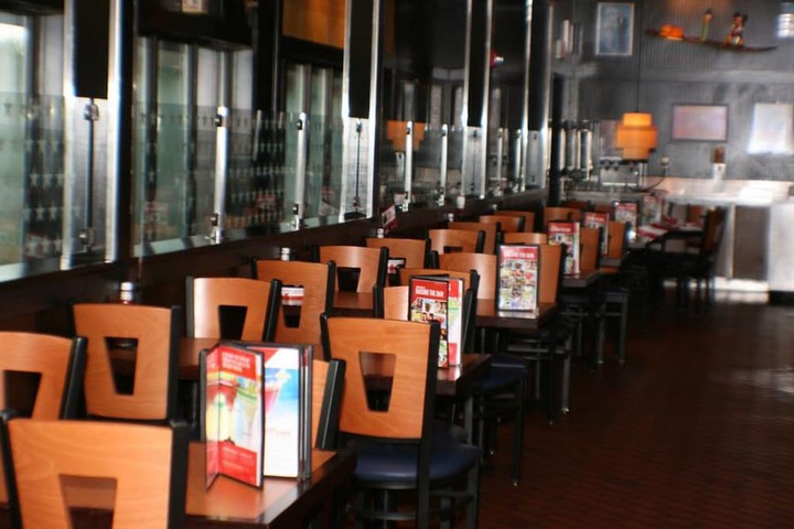 Dining 87 of 100