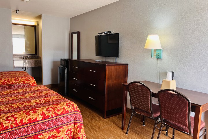 Room 13 of 26