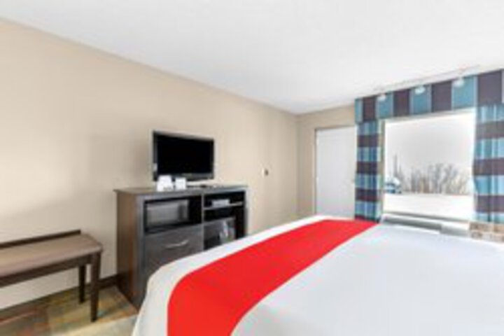 Room 137 of 140