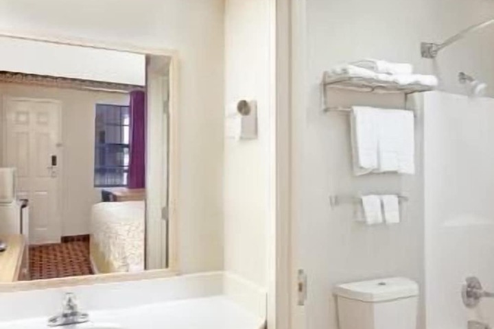 Days Inn by Wyndham Lexington