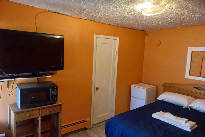 Pillow Talk Motel