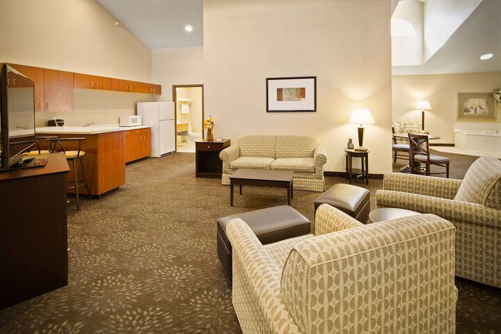 AmericInn by Wyndham Hill City Mt. Rushmore