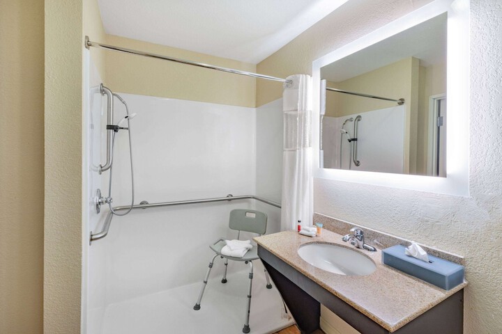 La Quinta Inn & Suites by Wyndham Garland Harbor Point