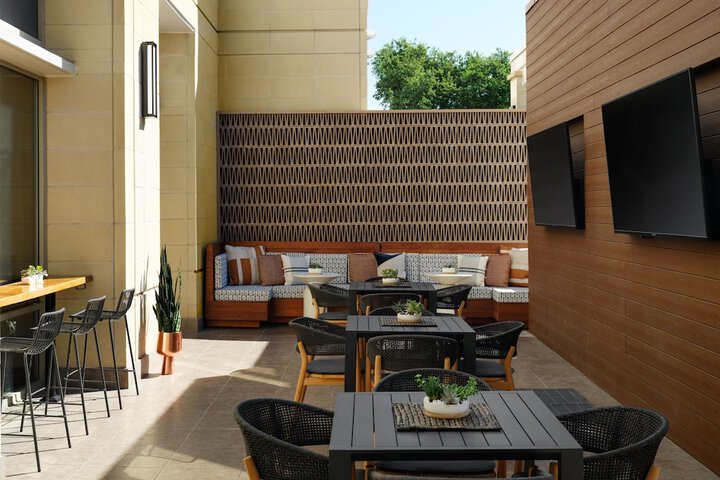 Terrace/Patio 77 of 78