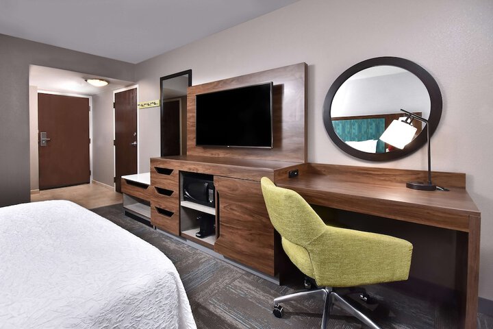 Room 8 of 37