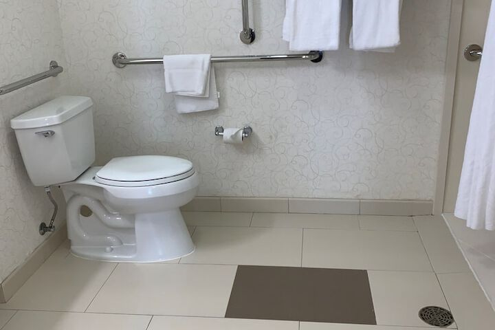 Room 25 of 97