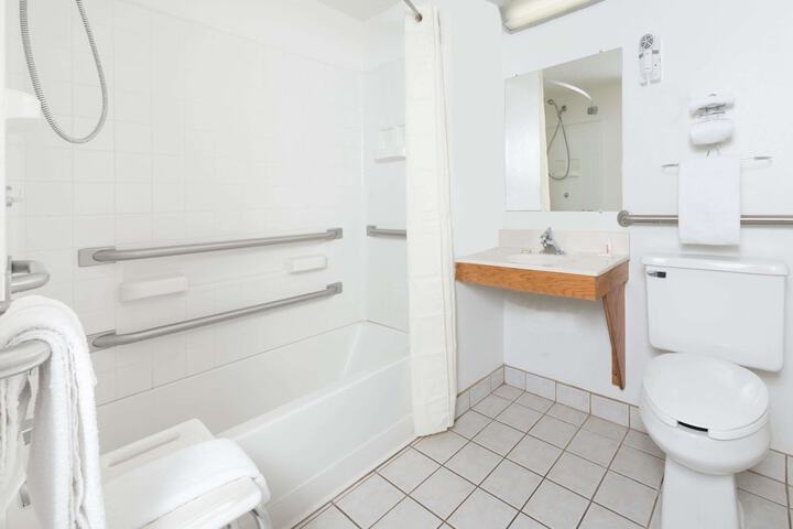 Room 18 of 23