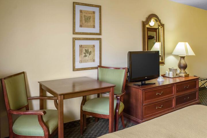 Room 15 of 34