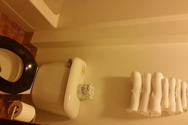 Room 12 of 14