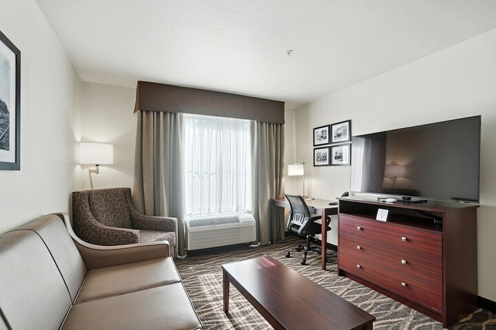 Cobblestone Hotel & Suites-Bellefontaine