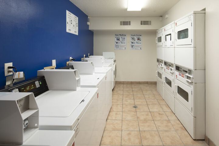 Room 9 of 27