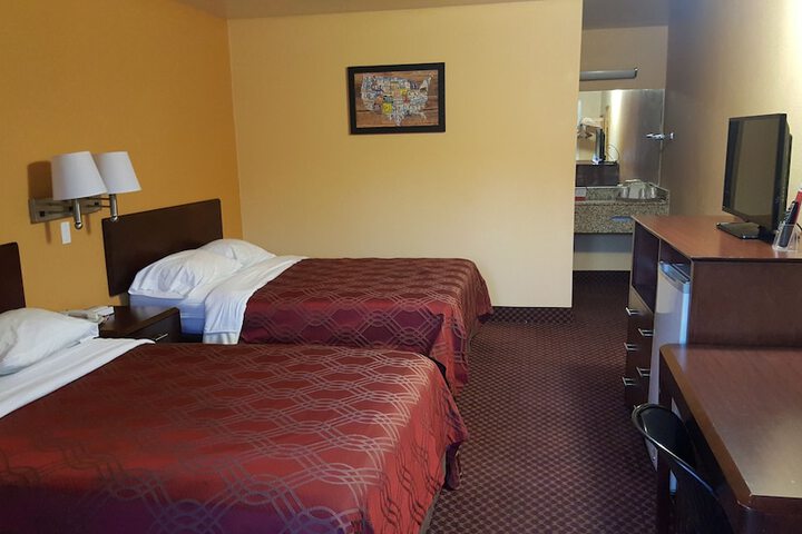 Room 10 of 27