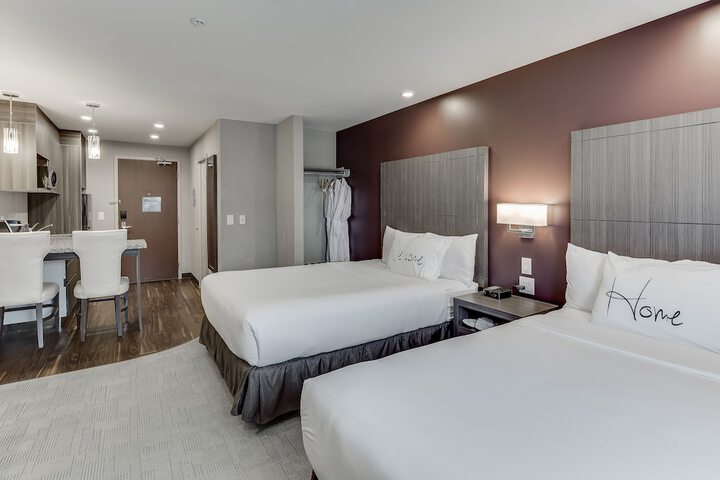 Room 50 of 76