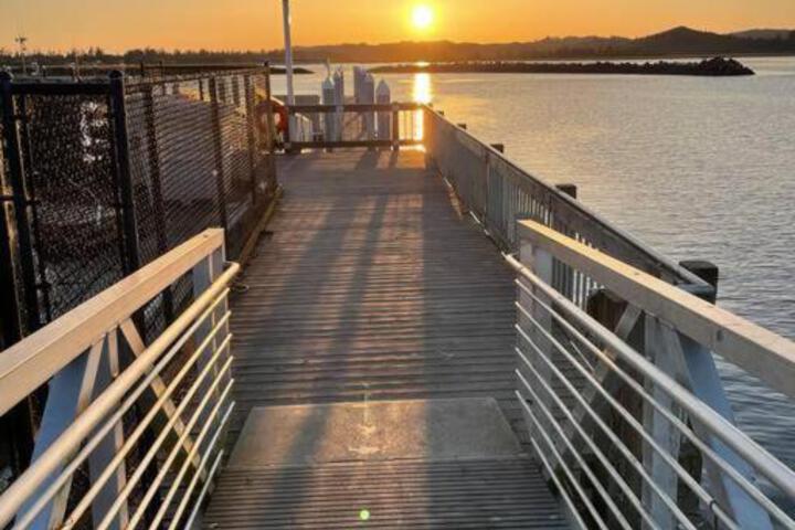 Willapa Bay House (dot) Com
