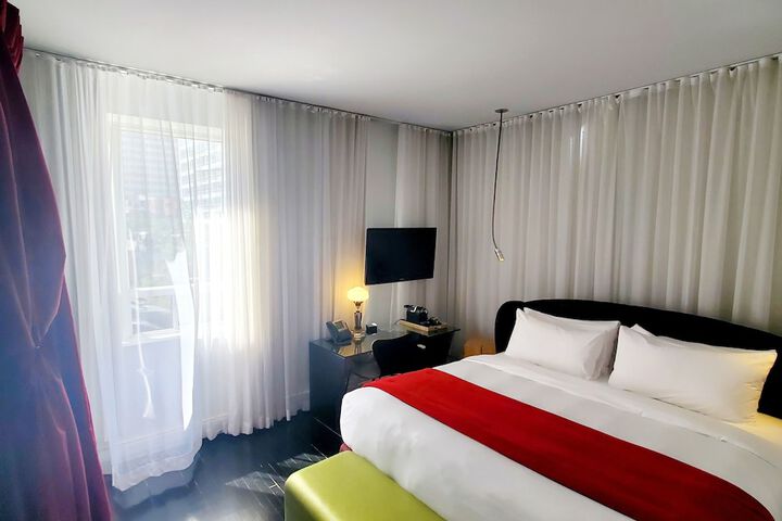 Room 33 of 78