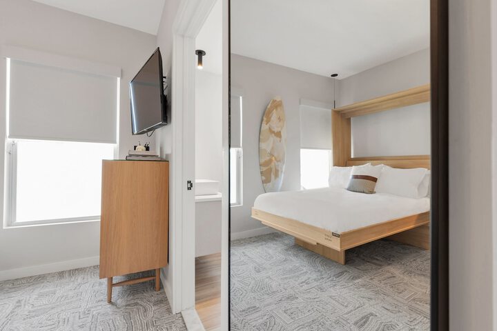 Room 18 of 48