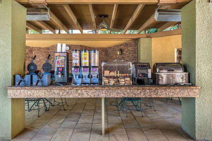 Breakfast/Coffee Service 28 of 33