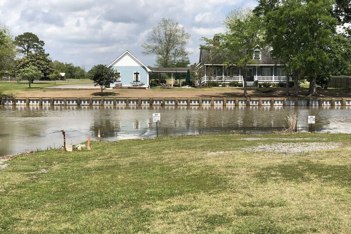 A Chateau on the Bayou Bed & Breakfast