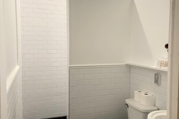 Room 18 of 29
