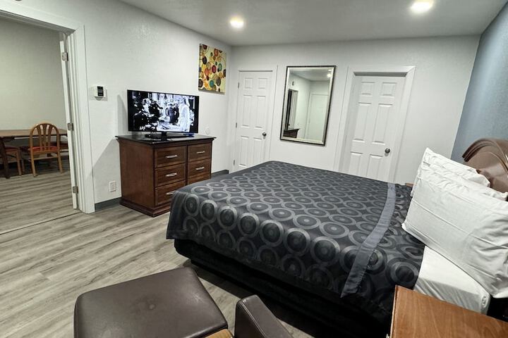 Room 46 of 89