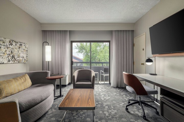 Courtyard by Marriott Dallas-Fort Worth / Bedford