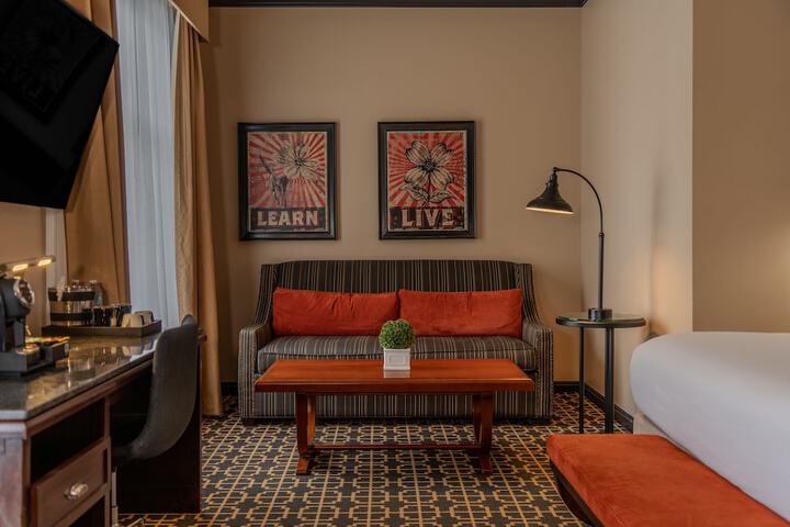 Room 36 of 62
