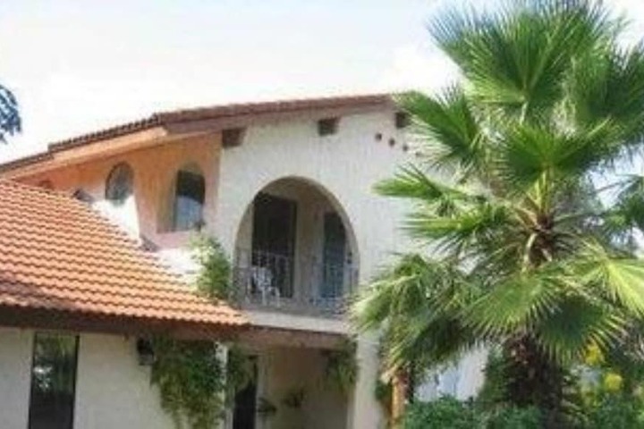 The Lakehouse Bed & Breakfast