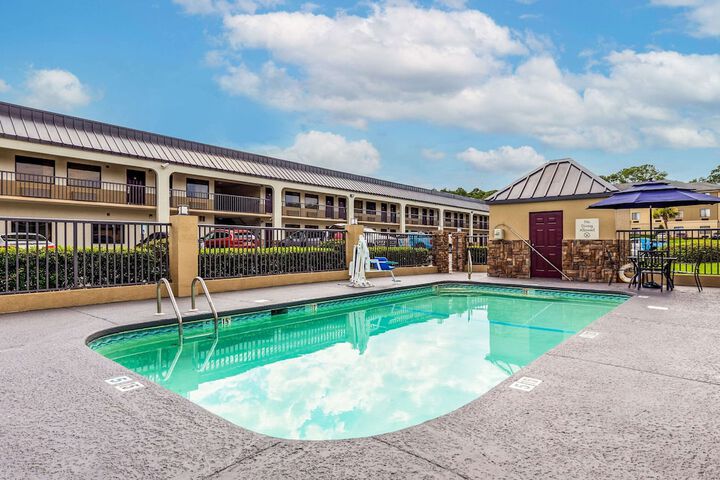 Pool 6 of 44