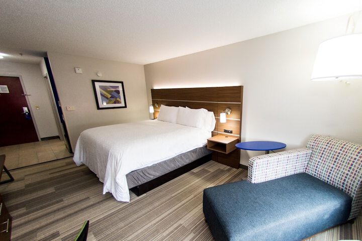 Room 10 of 45