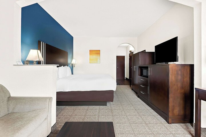 Room 45 of 66