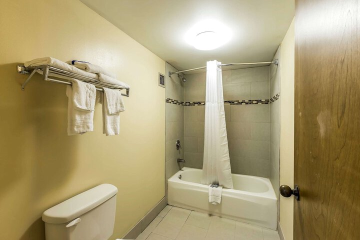 Room 17 of 35