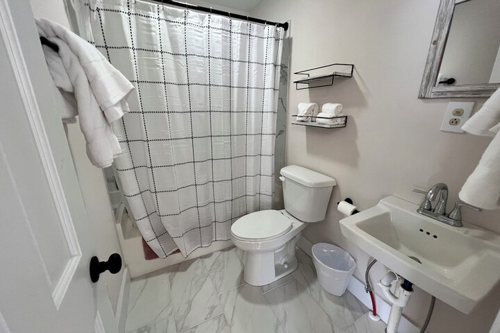 Room 52 of 60