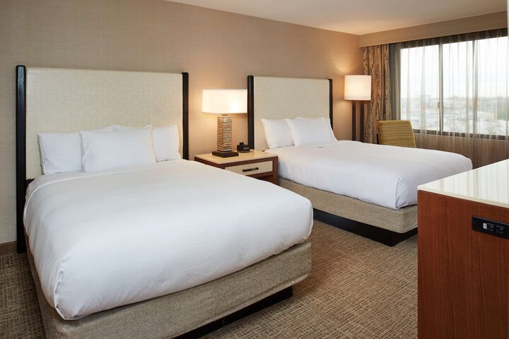 DoubleTree by Hilton Fresno Convention Center