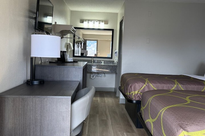 Room 12 of 13
